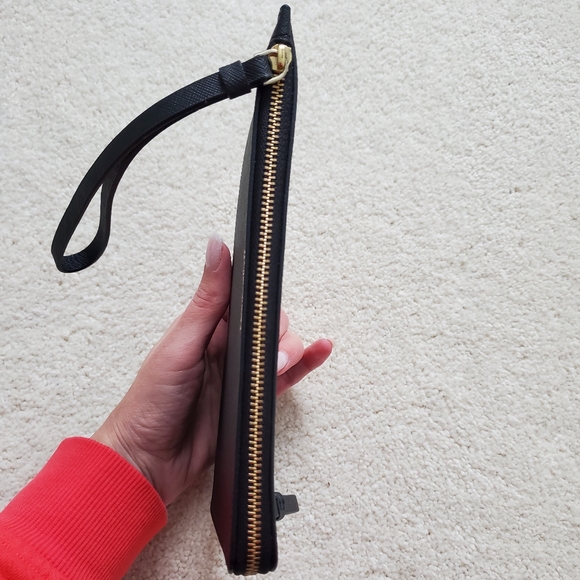 NWT Kate Spade Black Medium L-Zip Cameron Wristlet